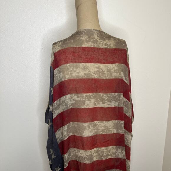 Americana Patriotic Distressed Flag Wrap OSFM - Picture 5 of 9